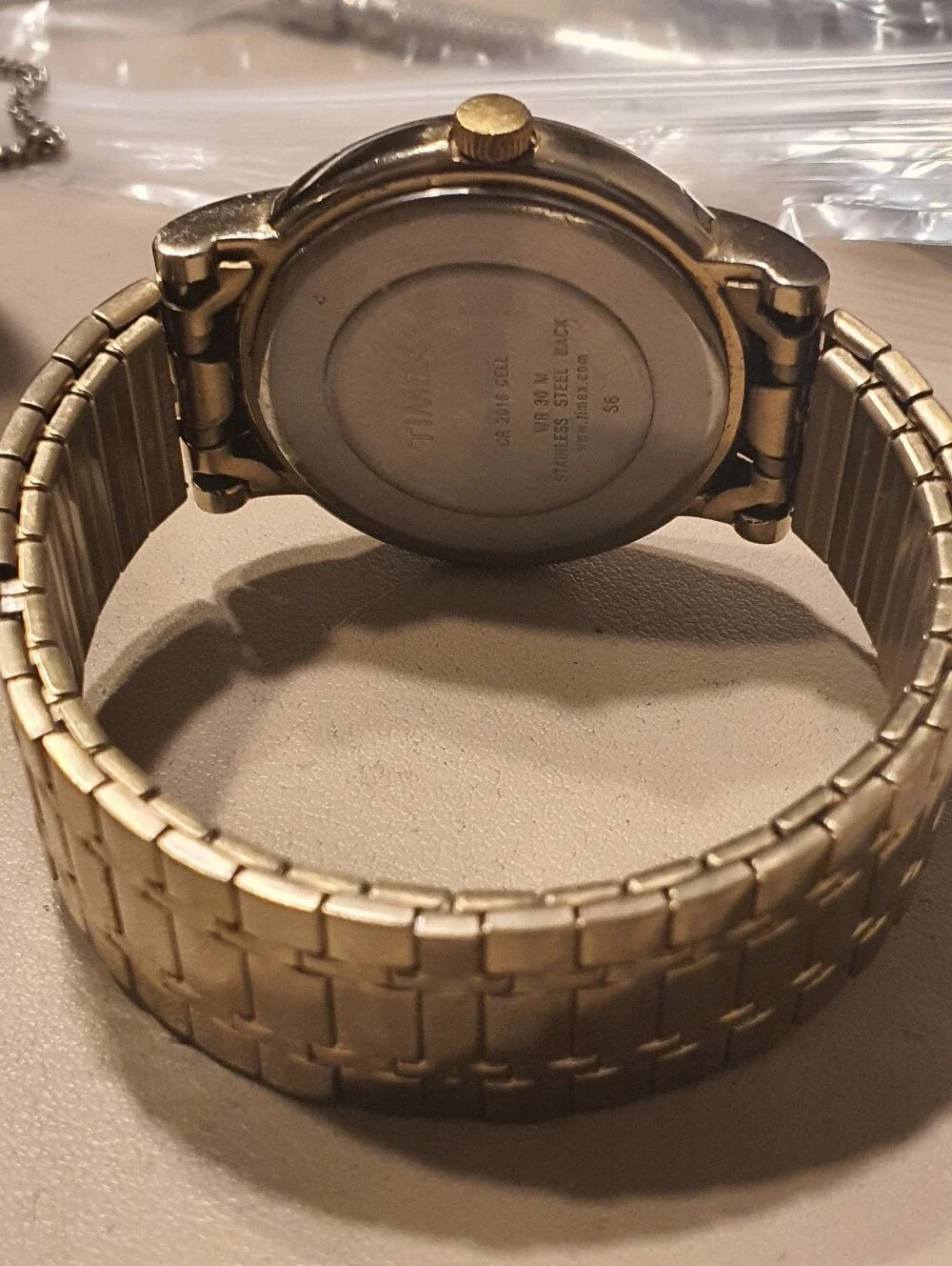 10/$20 Timex Indiglo Goltone/White Easy Reader Men's Watch w/Day-Date